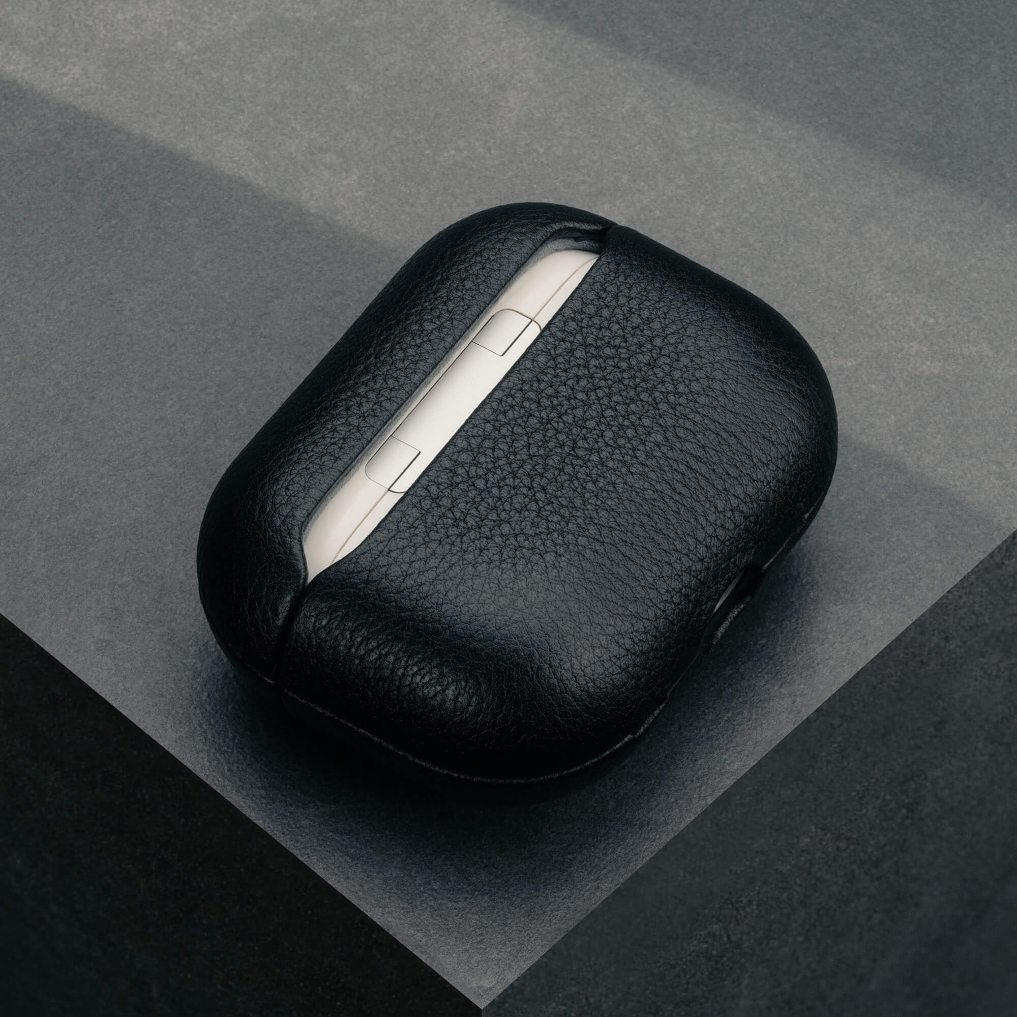 Apple AirPods Pro 3 Leather Case (3rd Generation) - Image 5