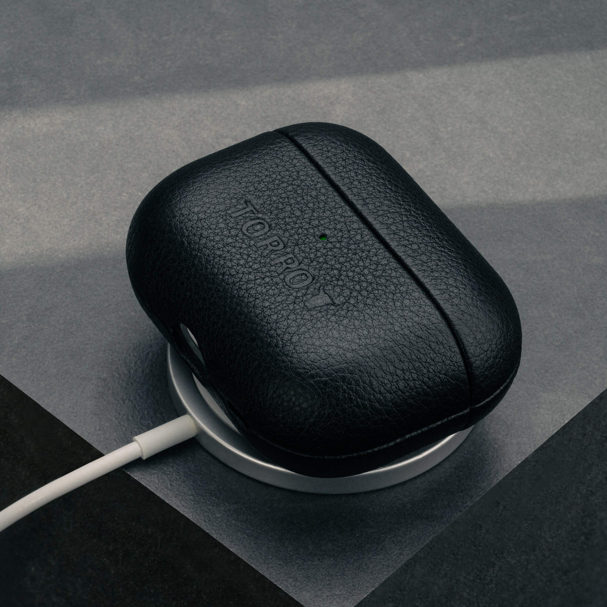 Apple AirPods Pro 3 Leather Case (3rd Generation) - Image 6