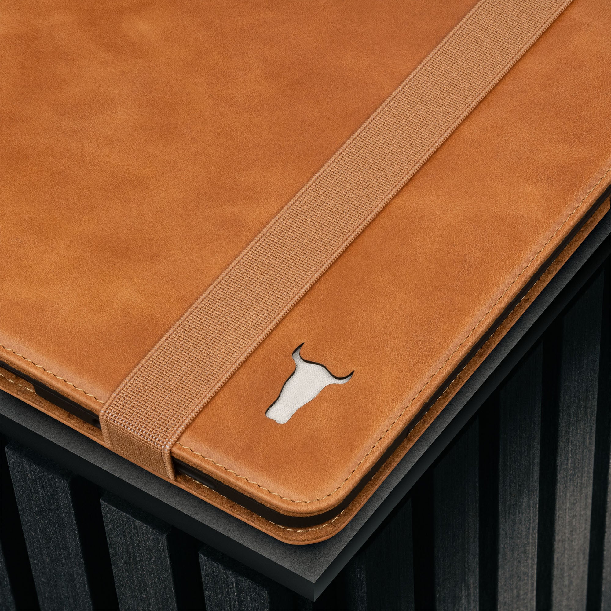 Apple iPad Air 11-inch Leather Case (M4 / M3 / M2) - Image 14