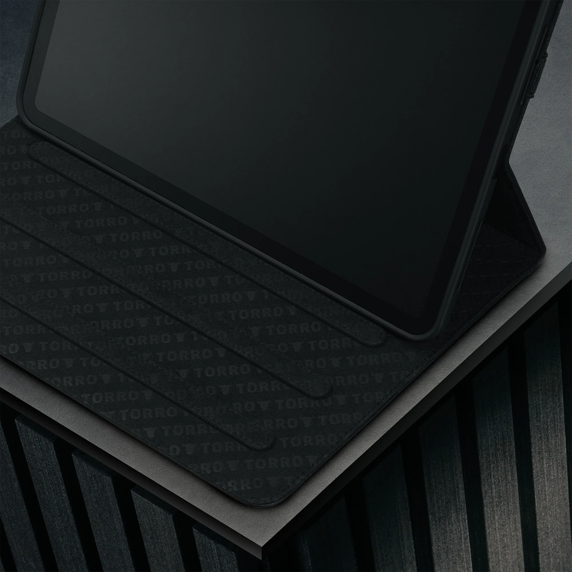 Apple iPad Air 11-inch Leather Case (M4 / M3 / M2) - Image 24