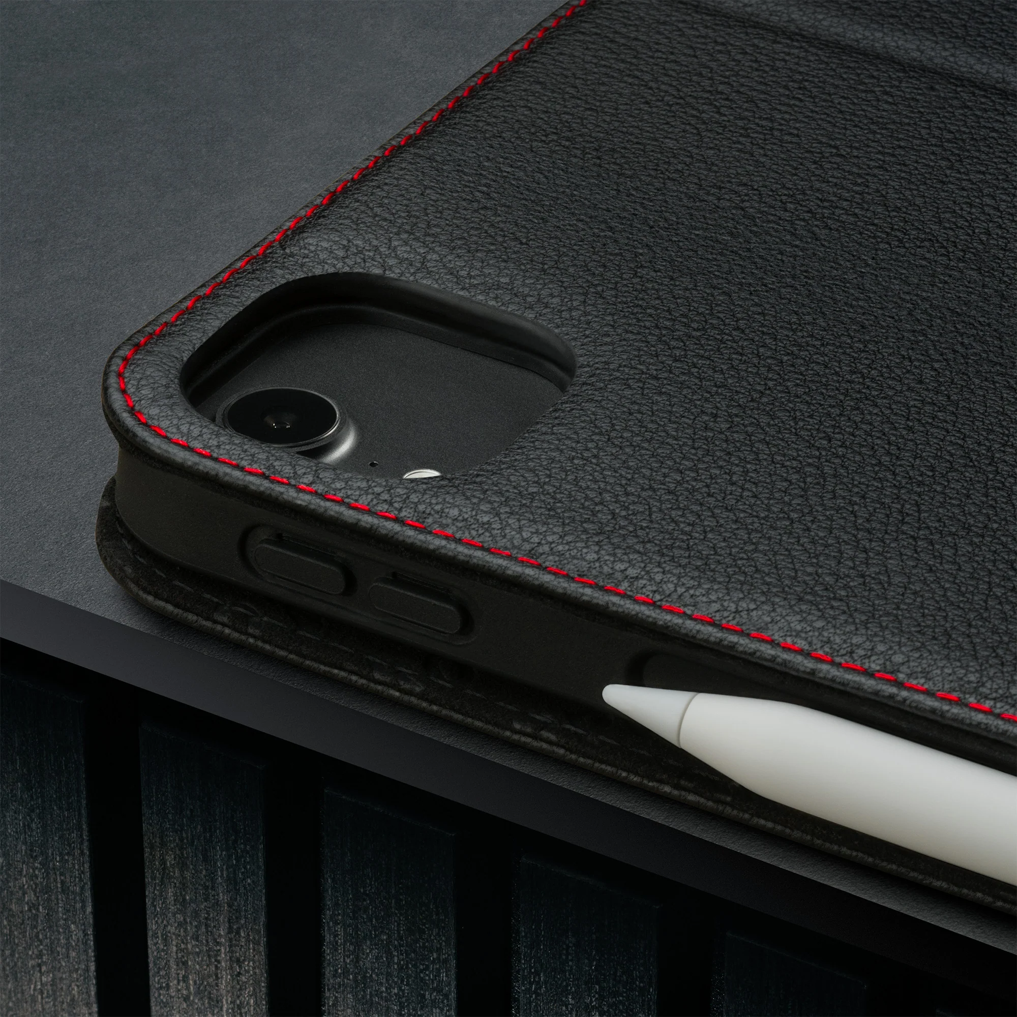 Apple iPad Air 13-inch Leather Case (M4 / M3 / M2) - Image 5