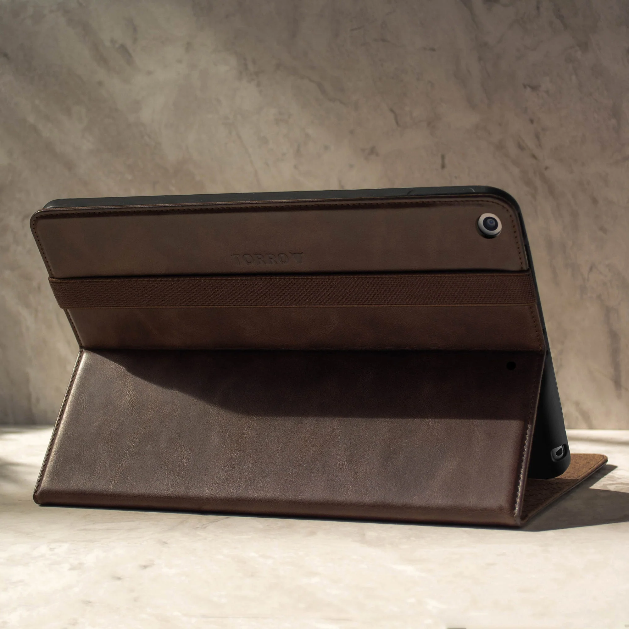 Apple iPad 10.2-inch Leather Case (9th / 8th / 7th Gen) - Image 10
