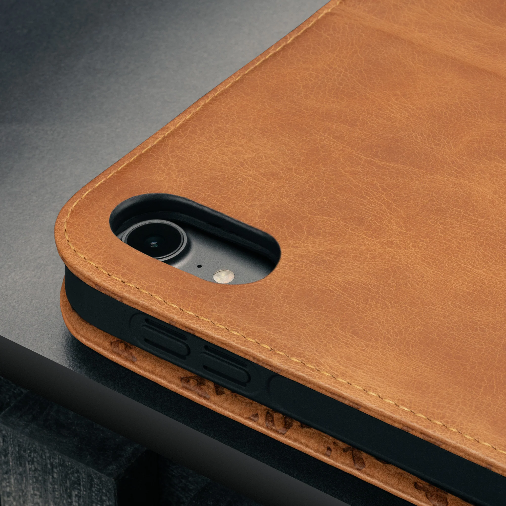 Apple iPad 11th Gen A16 / 10th Gen Leather Case - Image 13