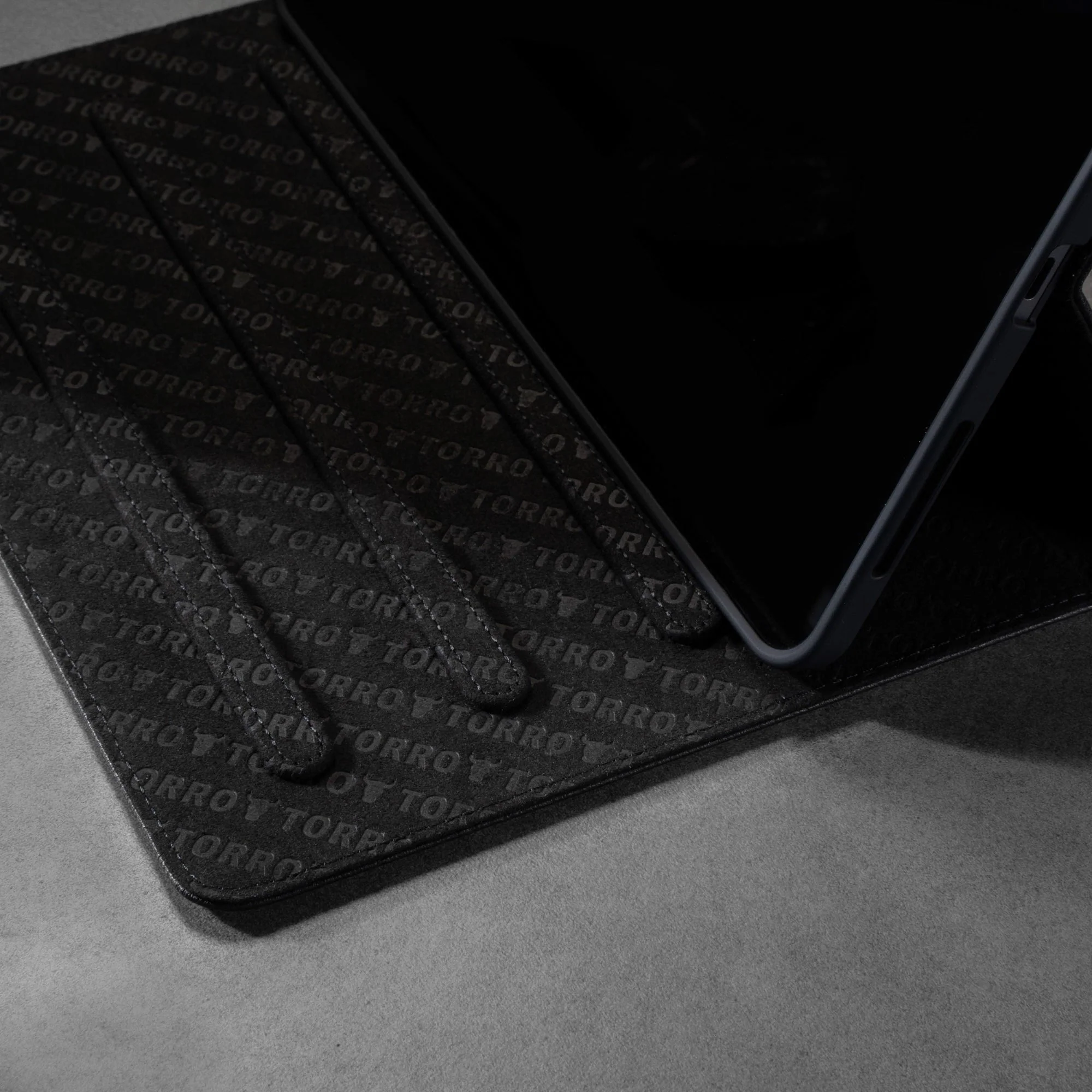 Apple iPad Pro 11-inch Leather Case (1st, 2nd, 3rd & 4th Generation) - Image 5