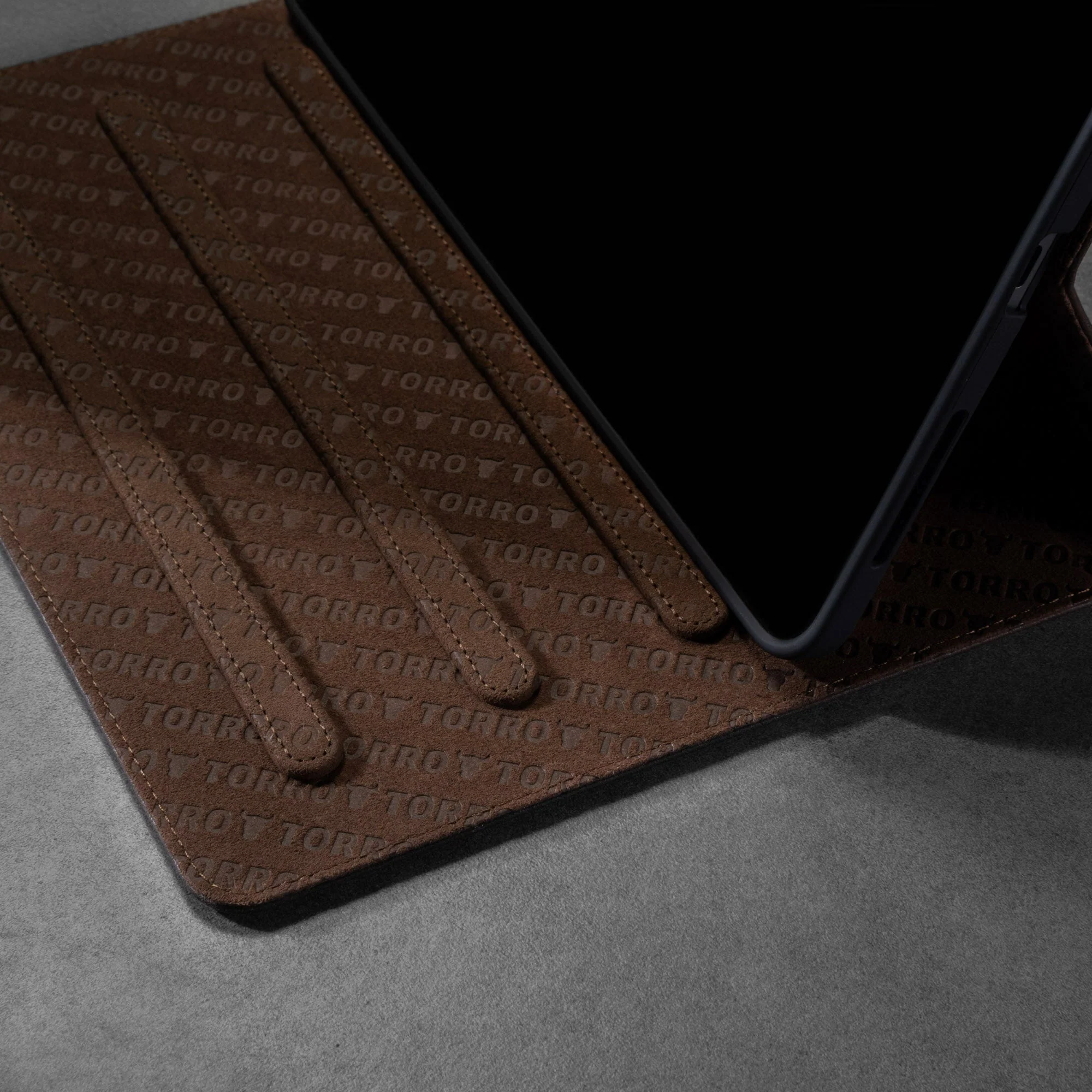 Apple iPad Pro 11-inch Leather Case (1st, 2nd, 3rd & 4th Generation) - Image 9