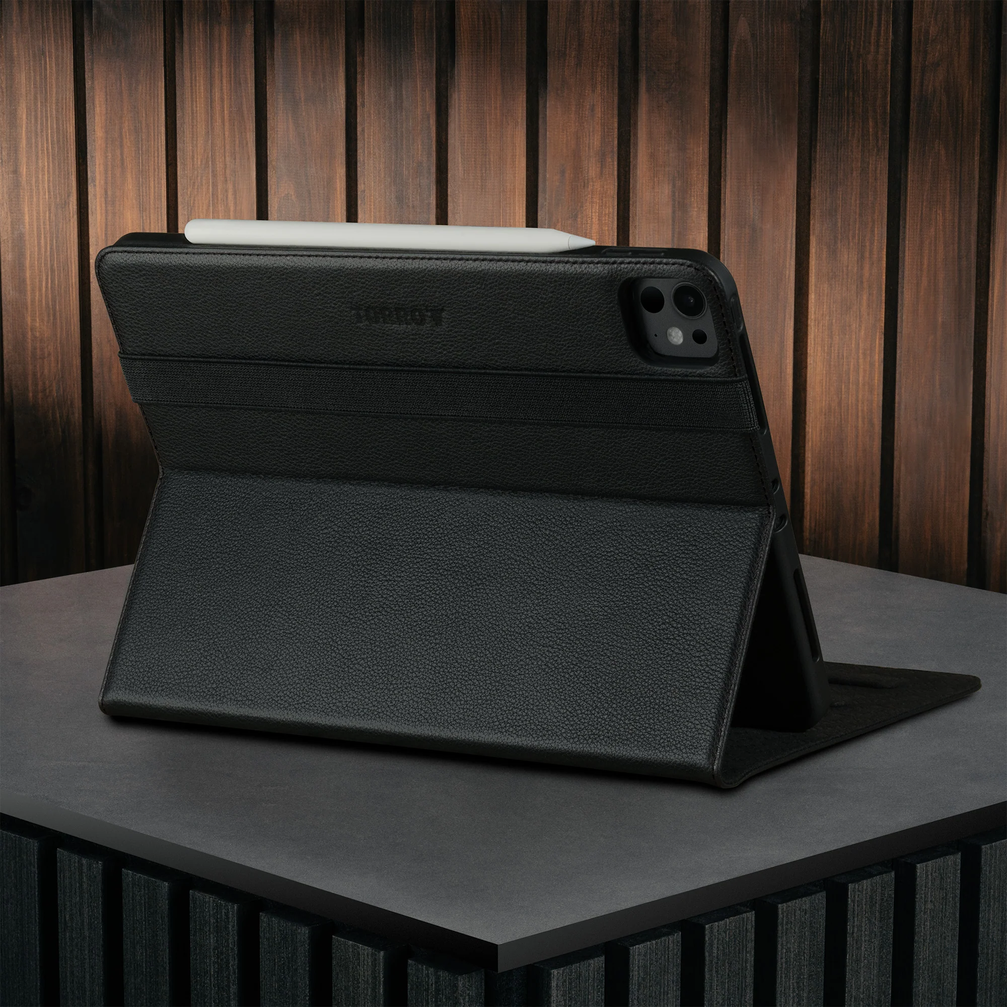 Apple iPad Pro 11-inch Leather Case (M5 2025 & M4 2024) - Image 18