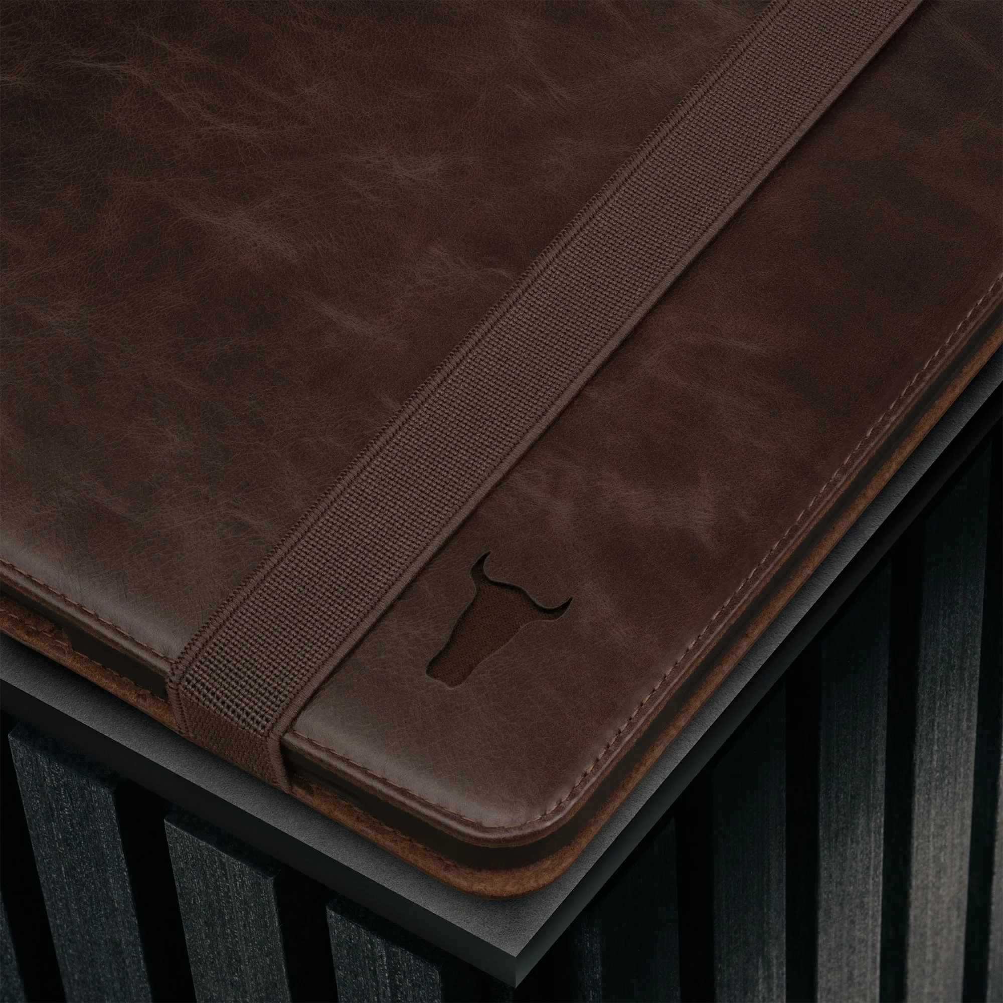 Apple iPad Pro 13-inch Leather Case (M5 2025 & M4 2024) - Image 13