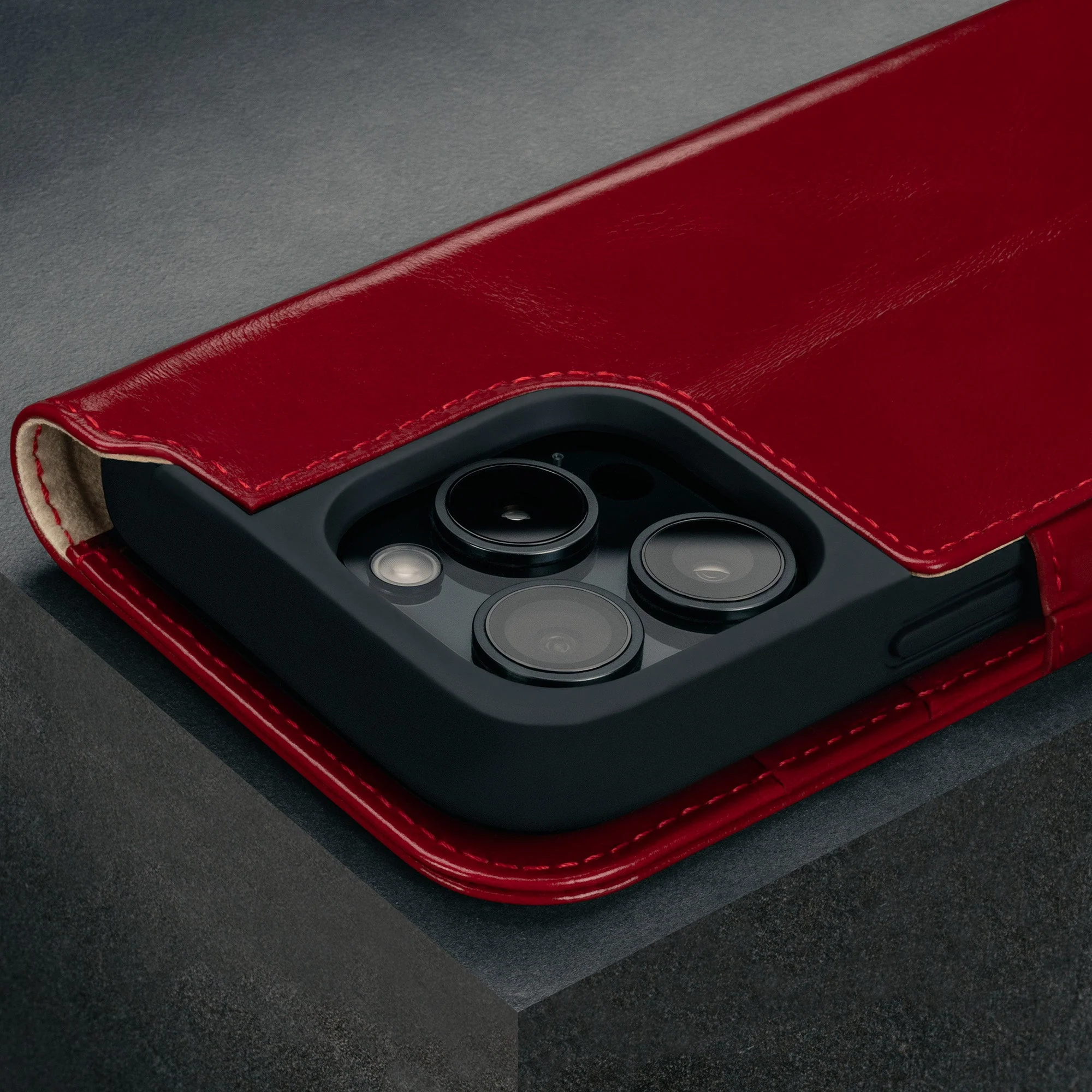 Apple iPhone 16 Pro Leather Wallet Case (MagSafe Charging) - Image 27
