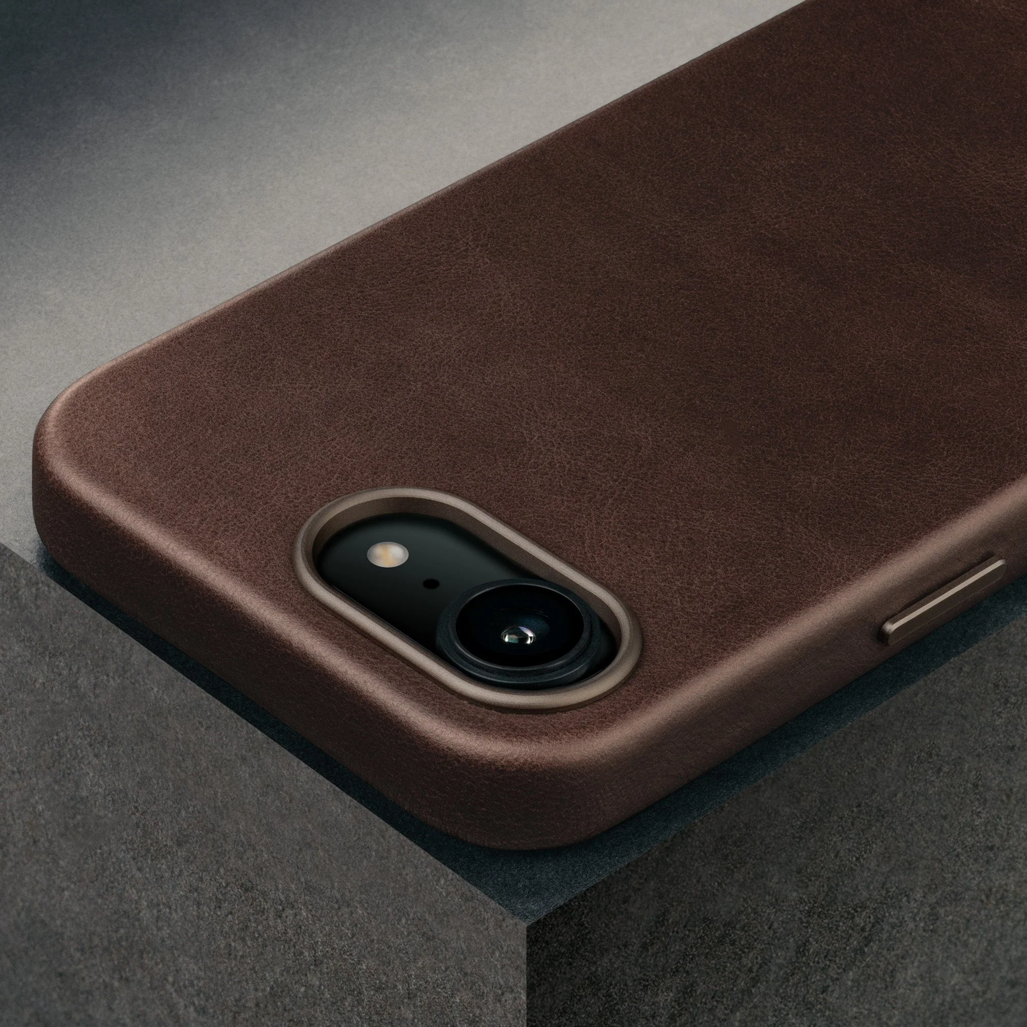 Apple iPhone 17e / 16e Slimline Leather Bumper Case - Image 9