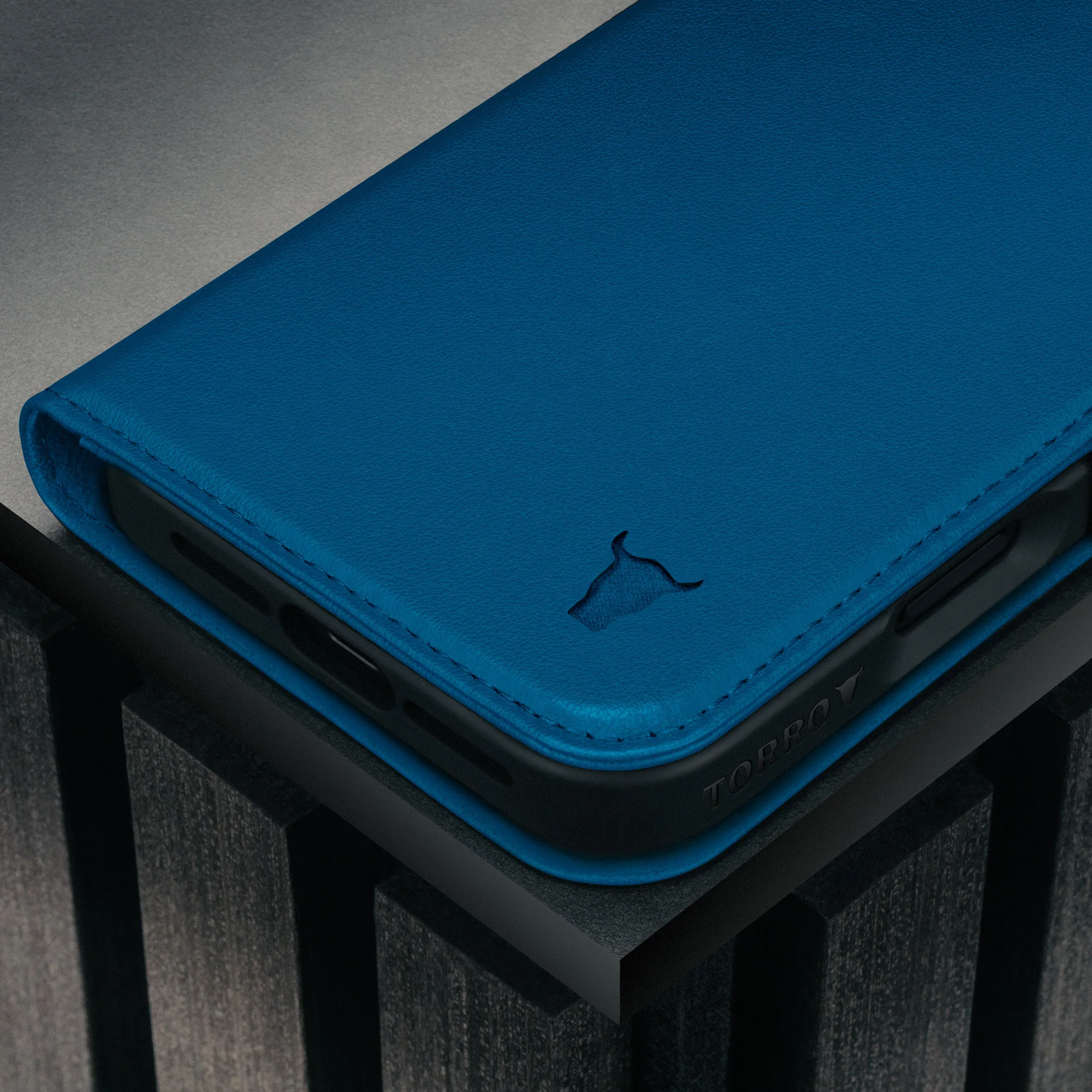 Apple iPhone 17 Pro Leather Wallet Case (MagSafe Charging) - Image 50