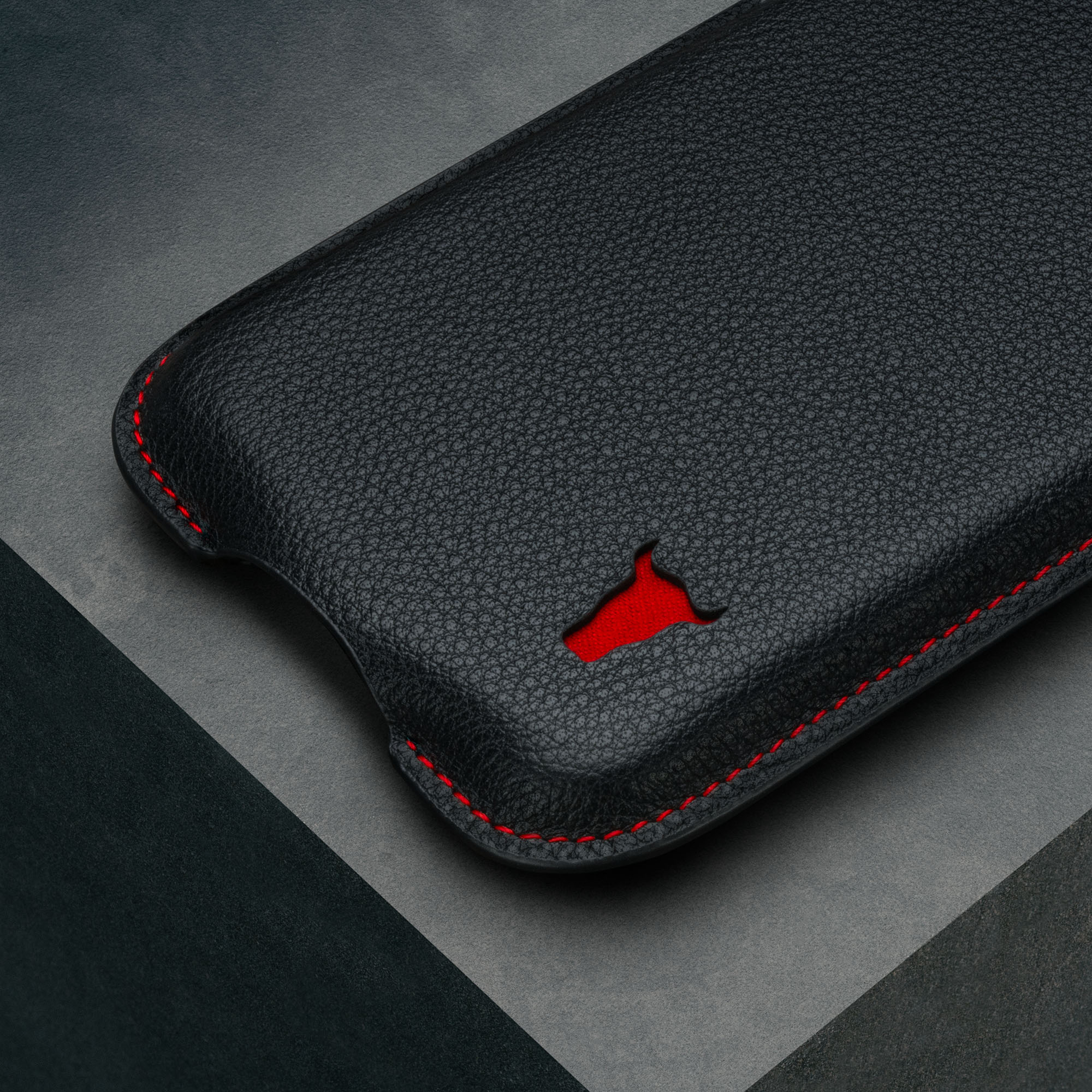 Apple iPhone Leather Pouch Case (for 6.1" / 6.3" Models) - Image 5