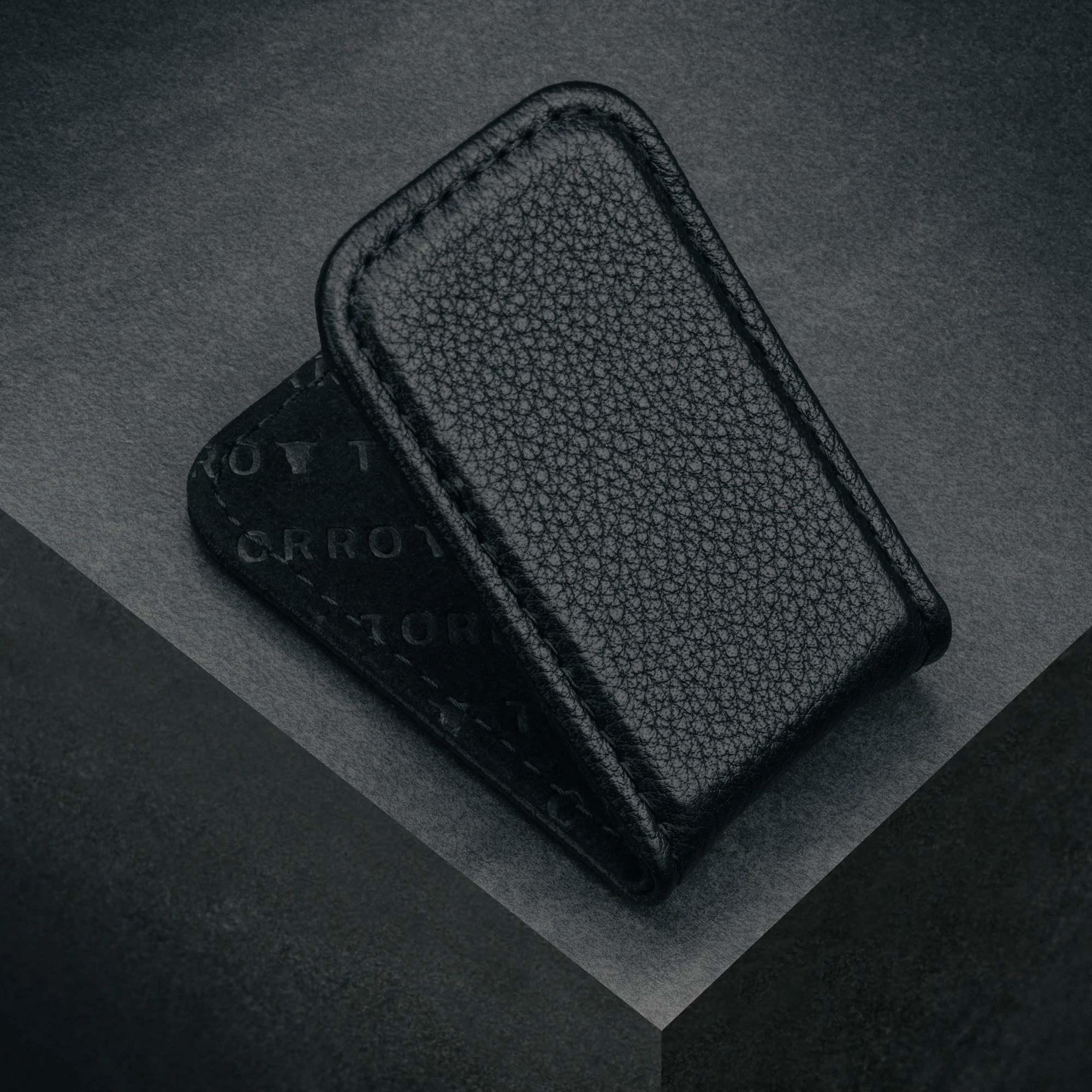 Slim Leather Money Clip with Magnetic Closure - Image 4